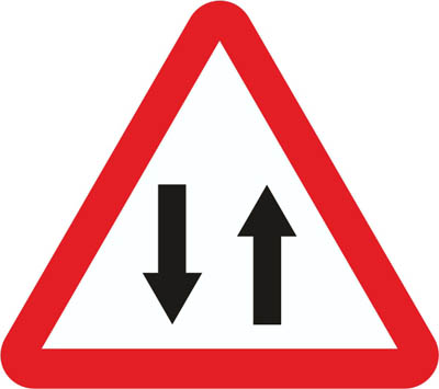 P-25 Danger due to the proximity of an area where traffic flows in both directions